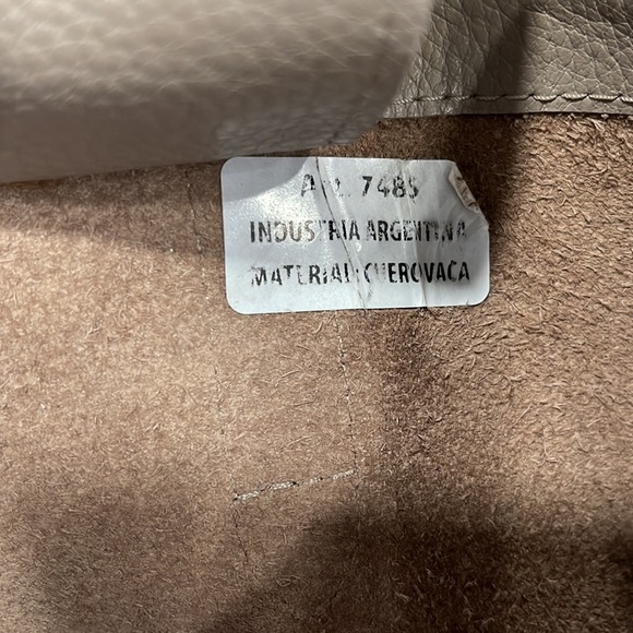 Cuyana - Picture 9 of 14